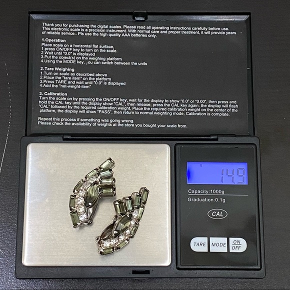 Vintage Unsigned Juliana? Green Rhinestones Climber Clip On Earrings - Picture 6 of 11